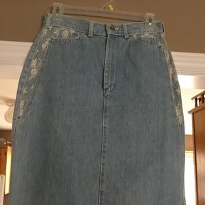 Denim skirt with lace insert